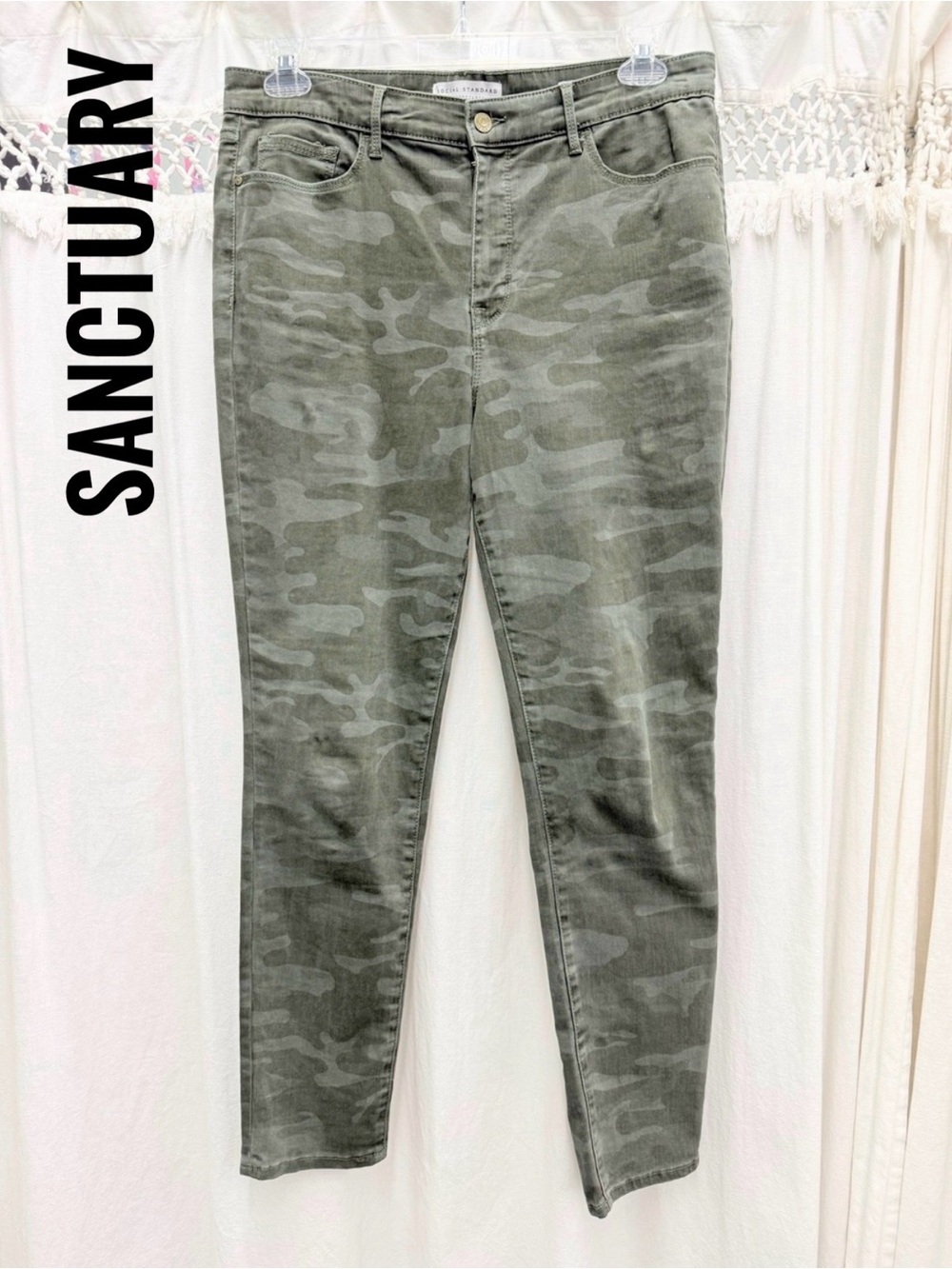 Social Standard by Sanctuary High-Rise Skinny Camo Pants Green Size 12